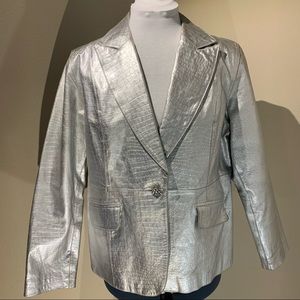 Vintage Silver Leather Blazer Jacket from DG2 by Diane Gilman. Size L.